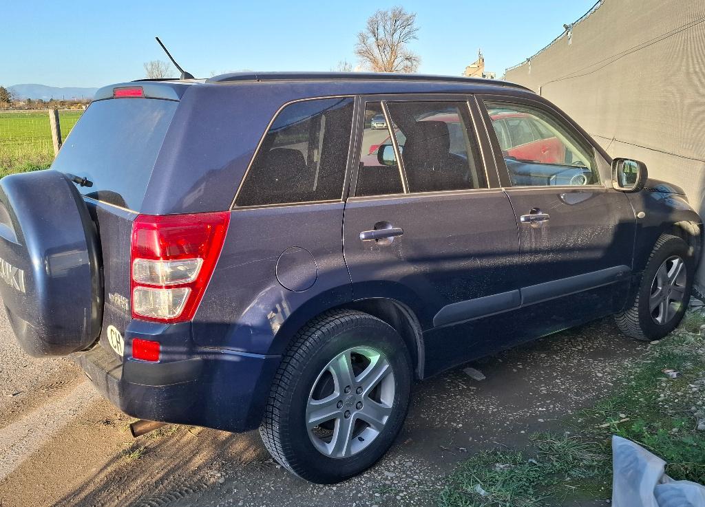Suzuki Grand Vitara 2.0 Automat, 16V in Münchenstein - Bild 2