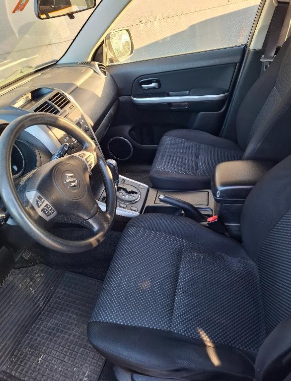 Suzuki Grand Vitara 2.0 Automat, 16V in Münchenstein - Bild 4