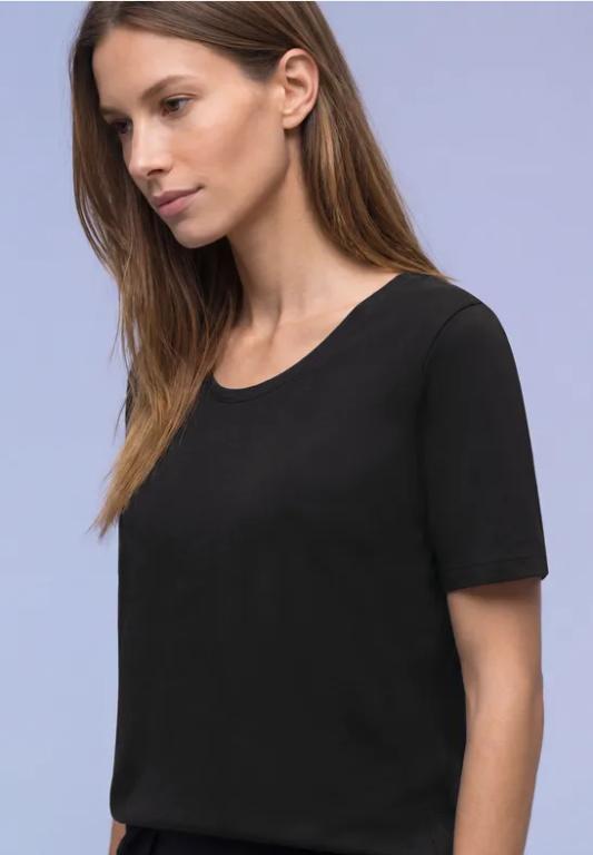 Basic T-Shirt aus Jersey in Dulliken - Bild 1