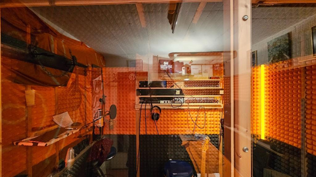 Studio Equipment Tonstudio in Urdorf - Bild 3