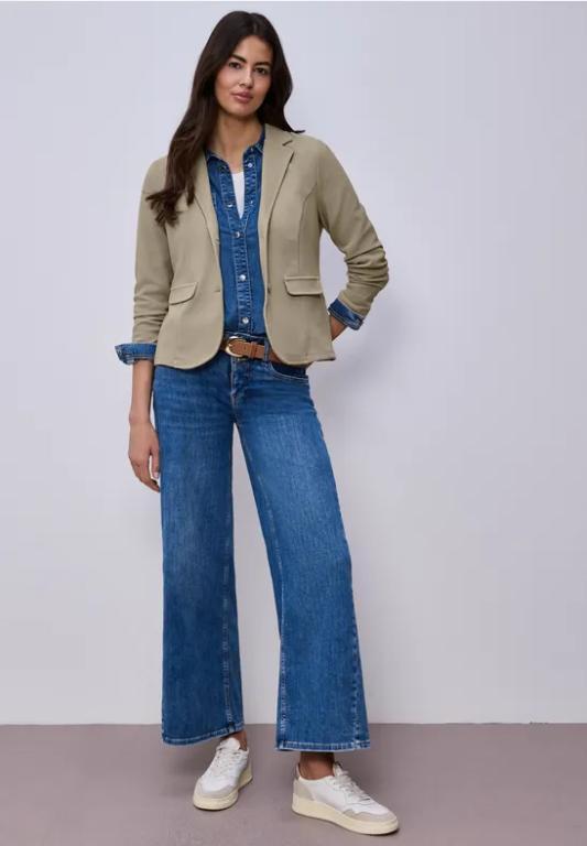 Basic Blazer mit Reverskragen in Luzern - Bild 1