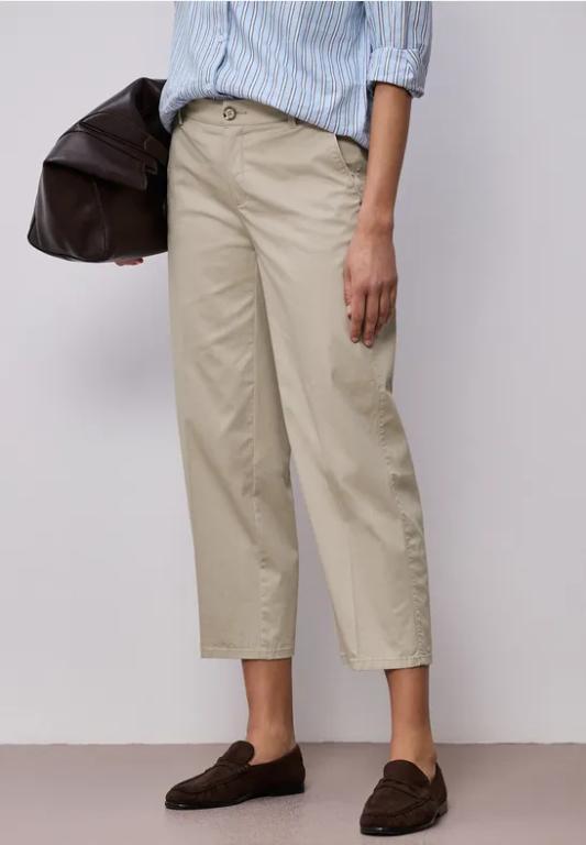 Straight Leg Chino im Casual Fit in Appenzell - Bild 1