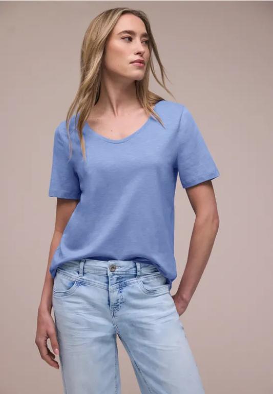 Basic T-Shirt aus Jersey in Liestal - Bild 1
