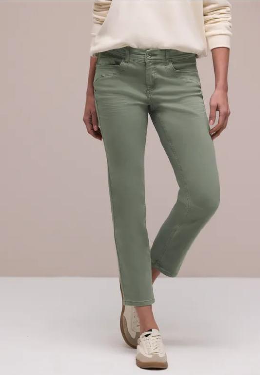 Mid Waist Straight Leg Jeans im Slim Fit in Willisau - Bild 1