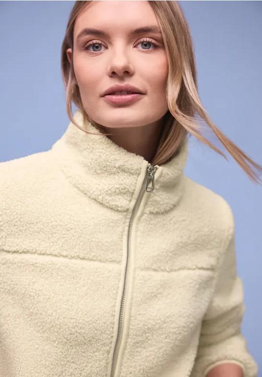 Kuschelige Teddy-Jacke in Willisau - Bild 1