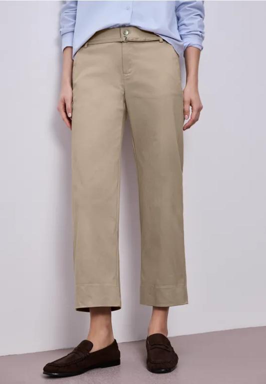 Straight Leg Hose mit Gürteldetail in Appenzell - Bild 1