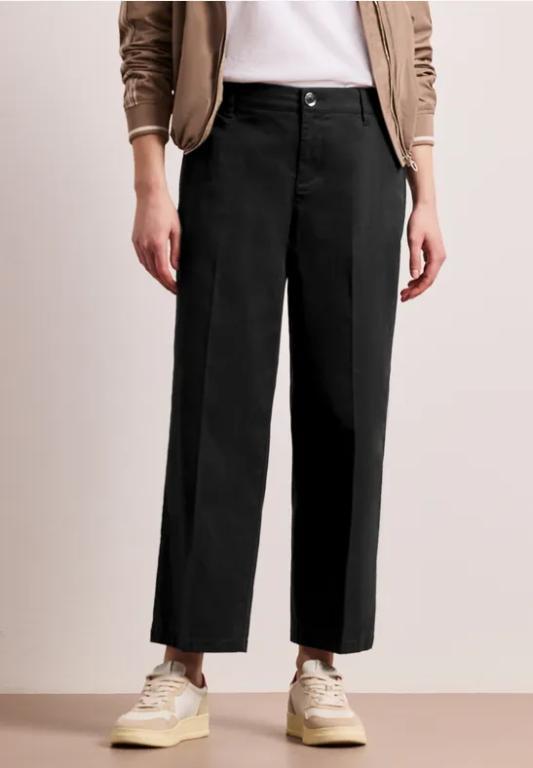 Straight Leg Chino im Casual Fit in Luzern - Bild 1