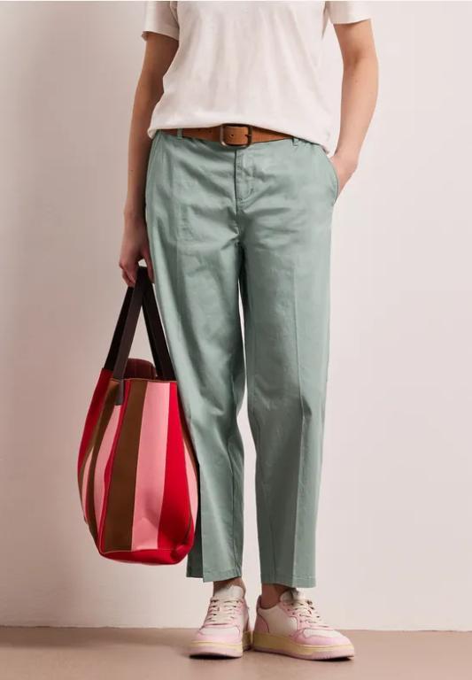 Straight Leg Chino im Casual Fit in Zürich - Bild 1