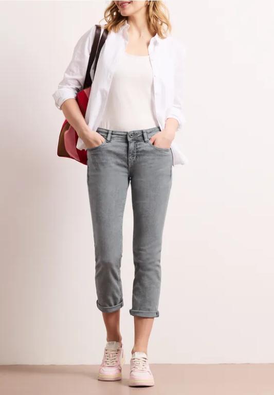 Low Waist Slim Leg Jeans im Casual Fit in Appenzell - Bild 1