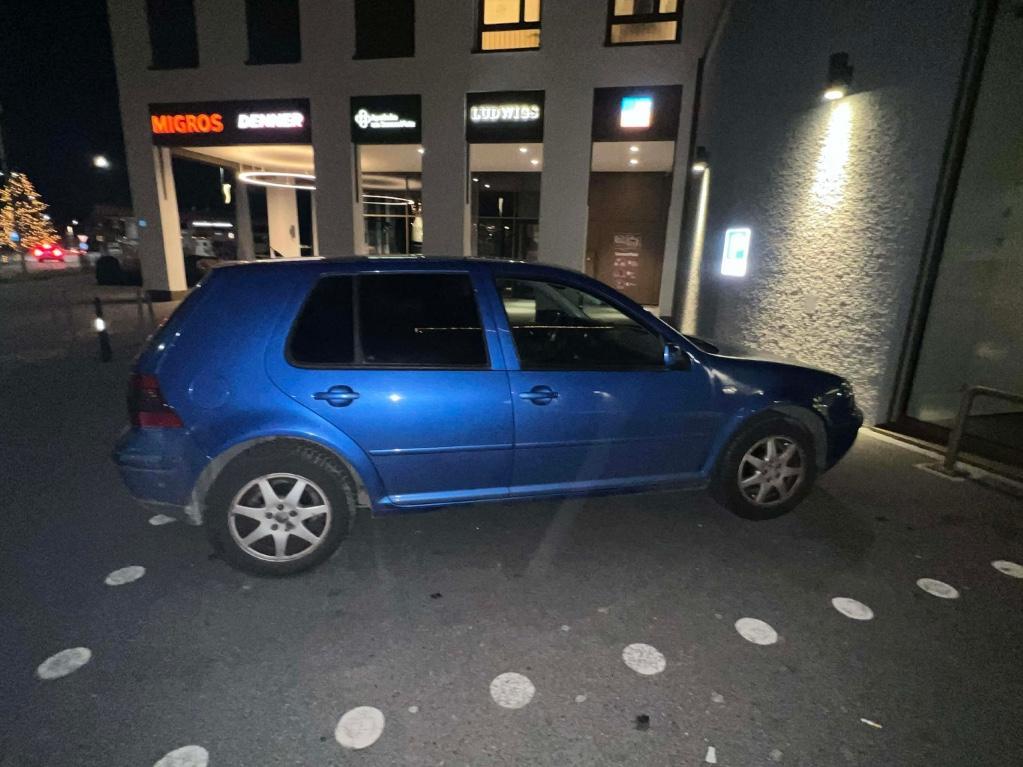 Zuverkaufen im Auftrag ein vw Golf 4 in Mels - Bild 5