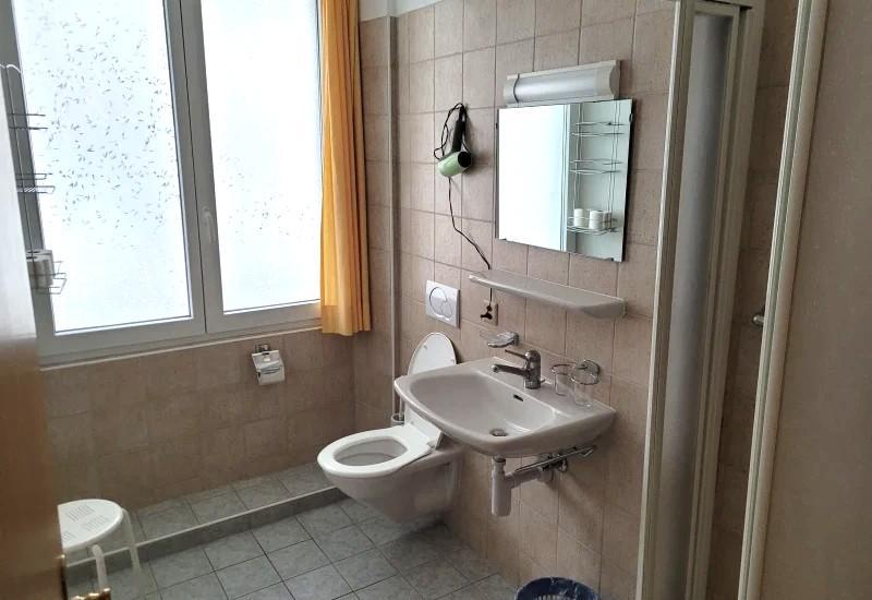 4.5-08, qualitätsvolle 4.5-Zimmerwohnung in Leukerbad in Sierre - Bild 6