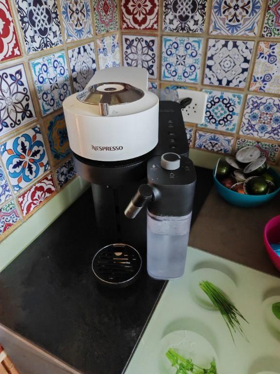 Nespresso Vertuo Latissima Kaffeemaschine in Dulliken - Bild 1