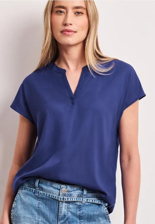 Blusenshirt in Unifarbe mit Split Neck in Willisau - Bild 1