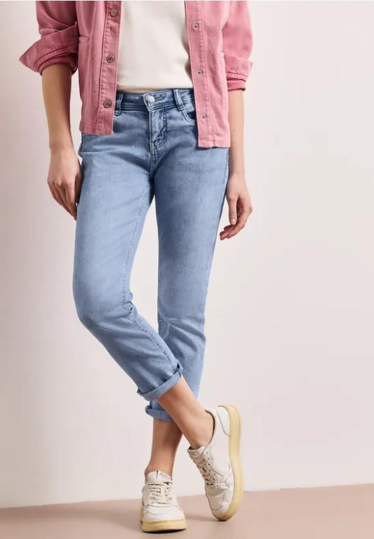 Low Waist Slim Leg Jeans im Casual Fit in Zürich - Bild 1