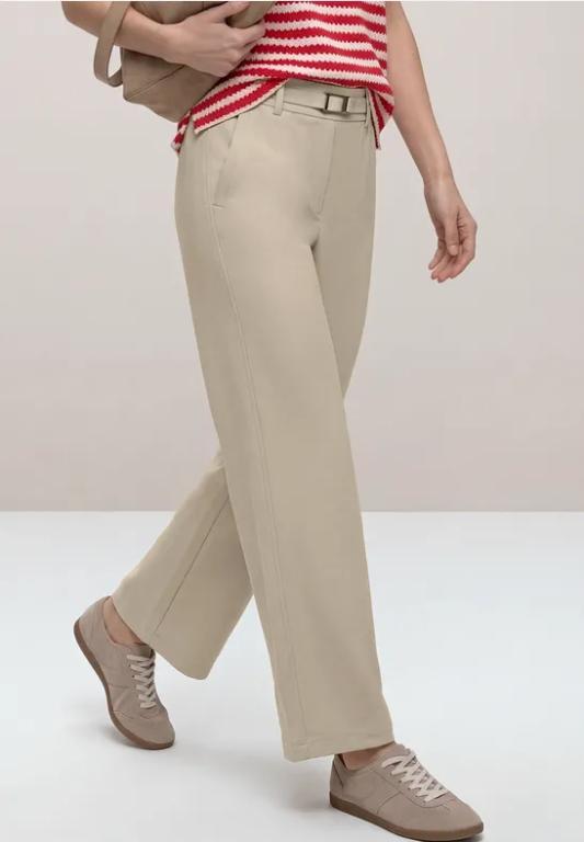Straight Leg Hose mit Schnallendetail in Luzern - Bild 1