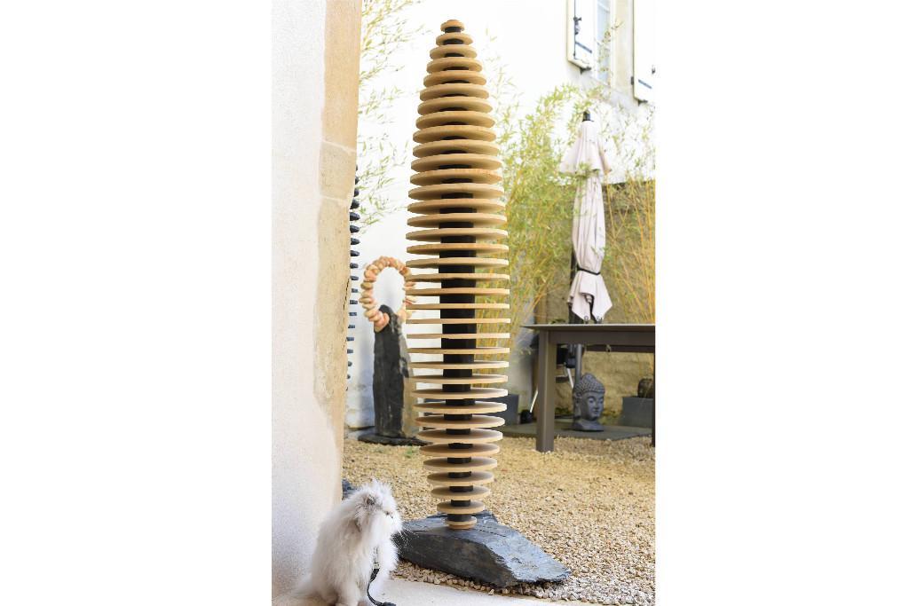 Sculpture en Pierre Beige et Noire - Statue Jardin in der Schweiz - Bild 3