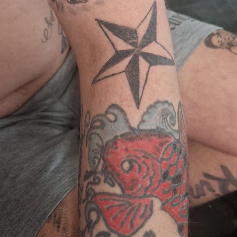 Neues Tattoo für wenig geld bis zu 30 cm in Aesch - Bild 3
