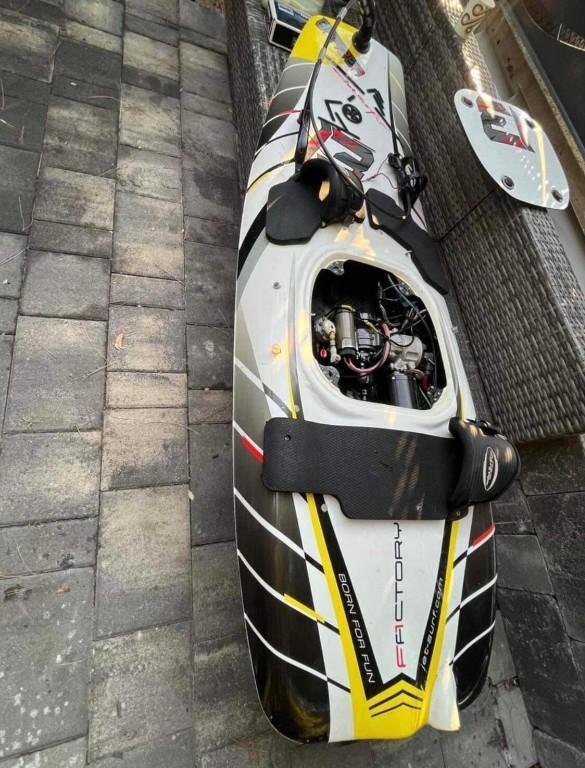 Jetsurf GP100 Jetbetriebenes Surfbrett in Basel - Bild 1