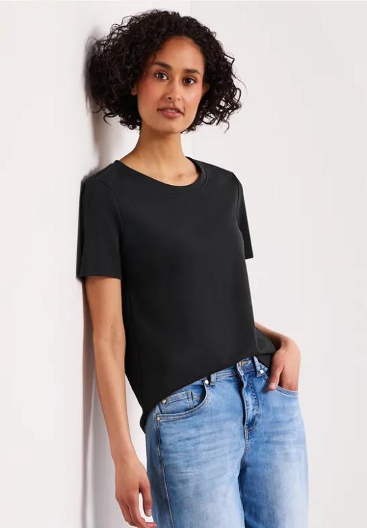Basic T-Shirt aus reiner Baumwolle in Frauenfeld - Bild 1