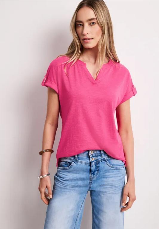T-Shirt mit Split Neck und Knopfdetails in Luzern - Bild 1