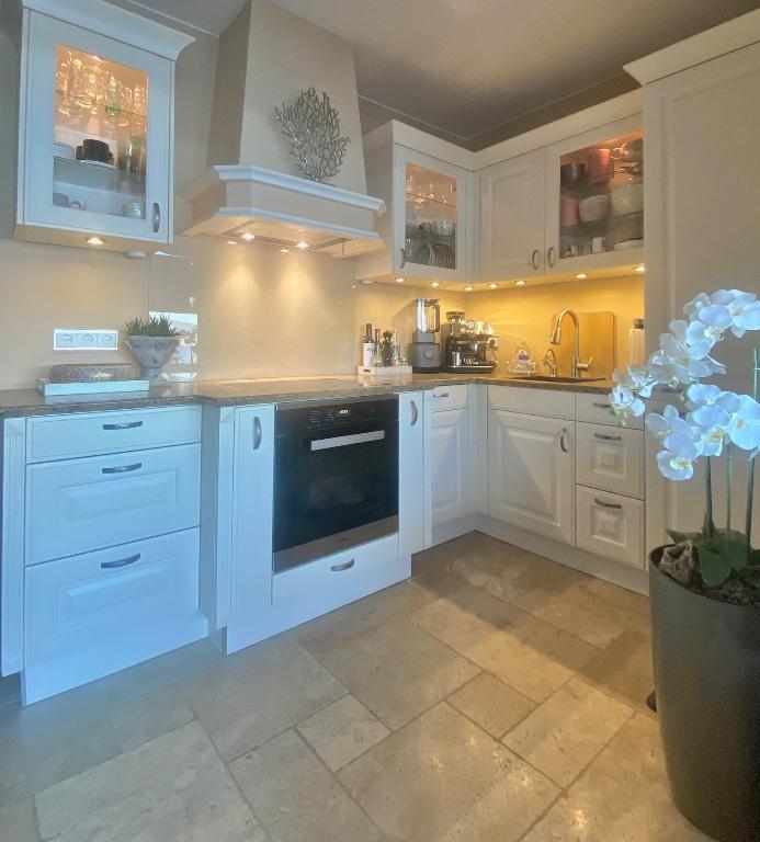 Luxuriöses Apartment, beste Lage Meerfront- Kroatien, Insel Krk in Conthey - Bild 2
