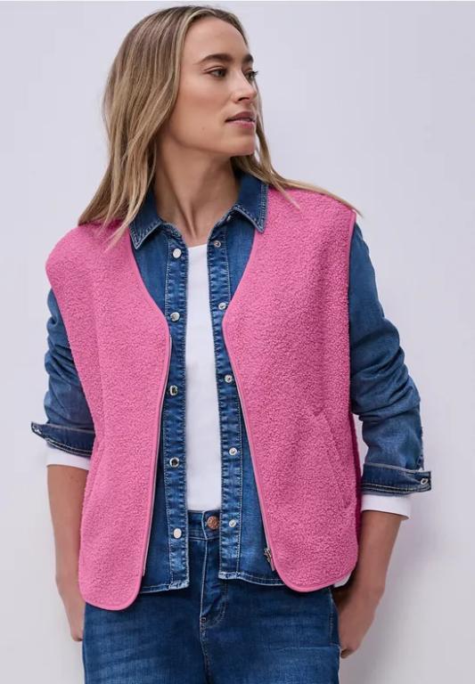 Weste mit V-Neck aus Teddy-Material in Appenzell - Bild 1
