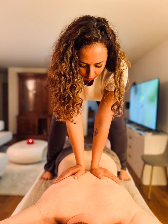 Professionelle Massage (Sport, Entspannung, …) in Lachen - Bild 1