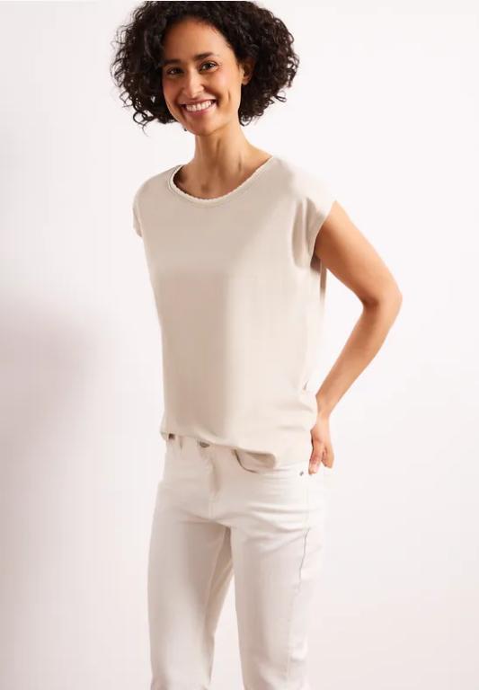 Dropped Shoulder Shirt mit Deko-Tape in der Schweiz - Bild 1