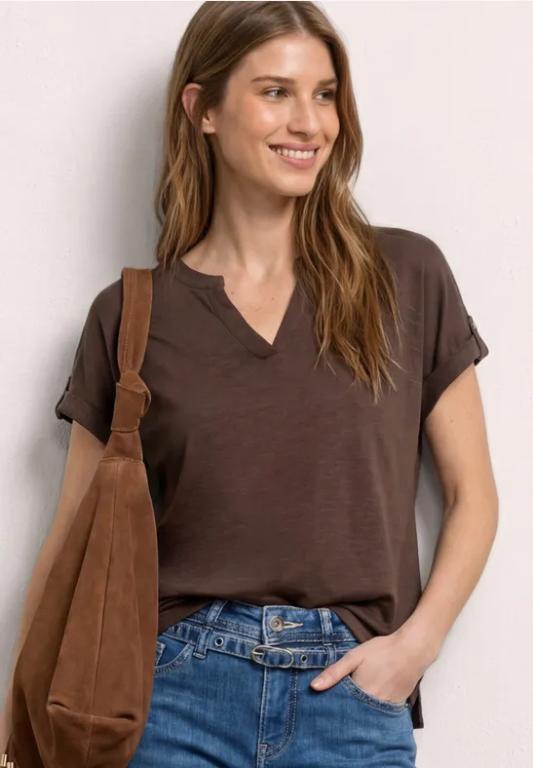T-Shirt mit Split Neck und Knopfdetails in Aesch - Bild 1