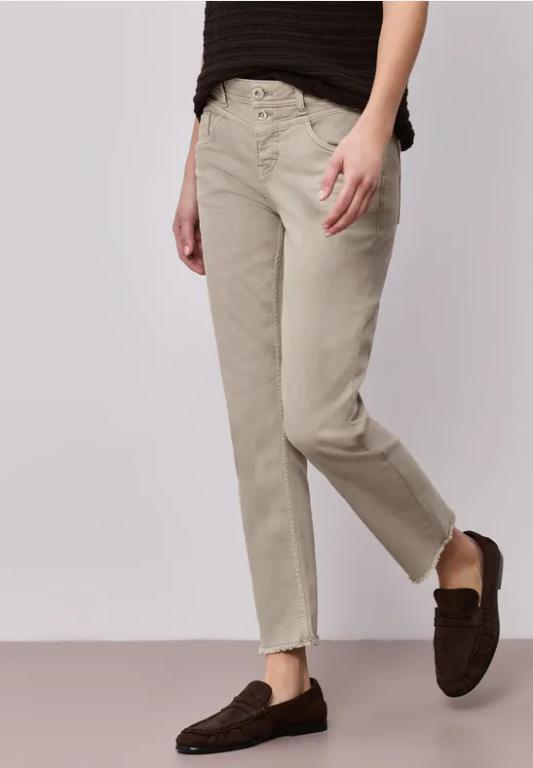 Straight Leg Jeans mit fransigem Saum in Solothurn - Bild 1