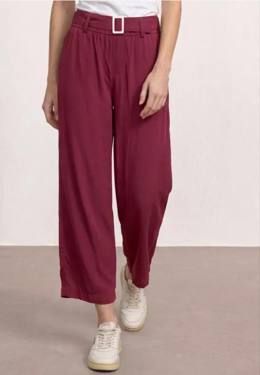 Wide Leg Hose mit Gürteldetail in Frauenfeld - Bild 1