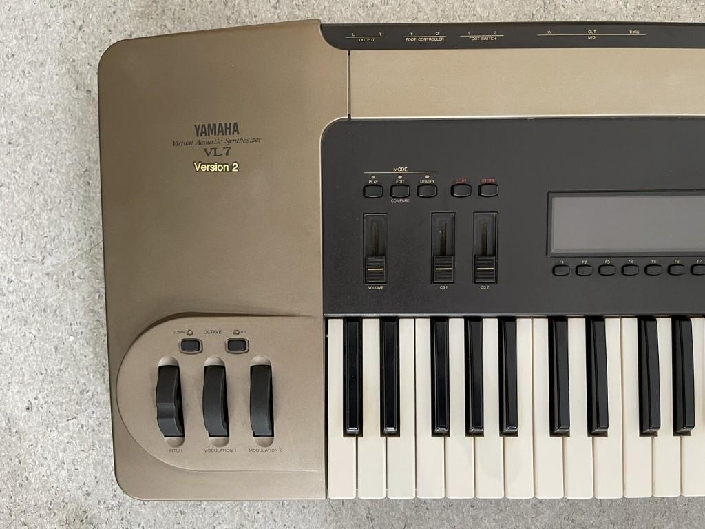 Yamaha VL7 Virtual Accoustic Synthesizer in Urdorf - Bild 2