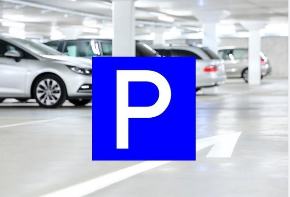 + Einstellplatz für Auto + in Einsiedeln - Bild 1