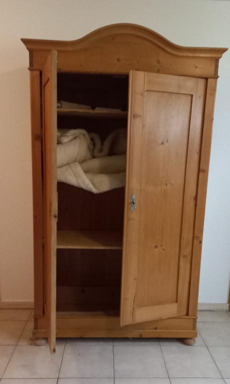 ca.100jähriger 2-Türiger Kasten in Zürich - Bild 2