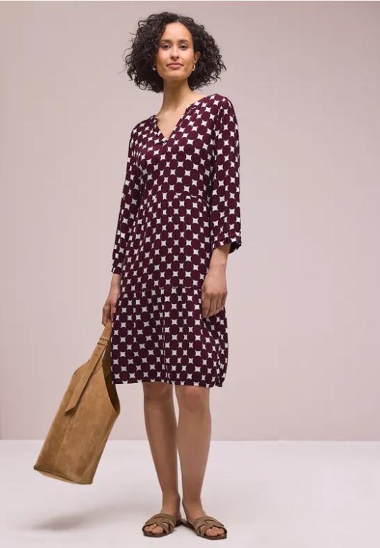 Knielanges Kleid mit Split Neck und Print in Landquart - Bild 1