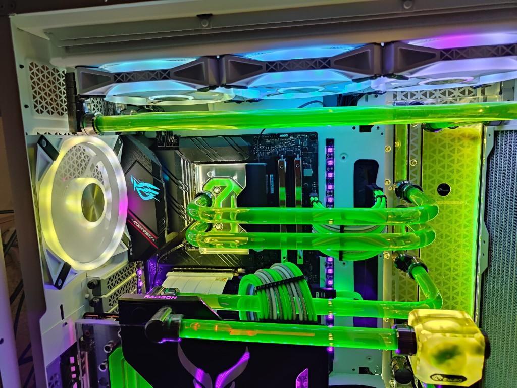 Gaming PC mit Custom Wasserkühlung in Köniz - Bild 3