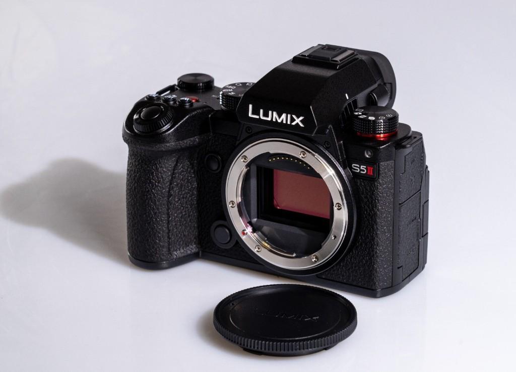 Panasonic Lumix S5 Mark II + Lumix S 50mm F1.8 in Basel - Bild 1