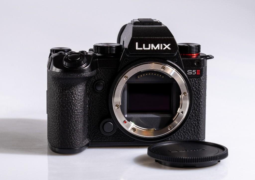 Panasonic Lumix S5 Mark II + Lumix S 50mm F1.8 in Basel - Bild 3