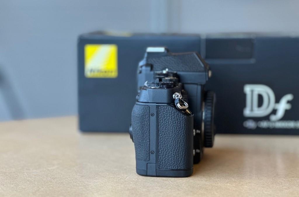 Nikon Df Gehäuse Schwarz Inkl. Ausw. MwSt in Basel - Bild 1