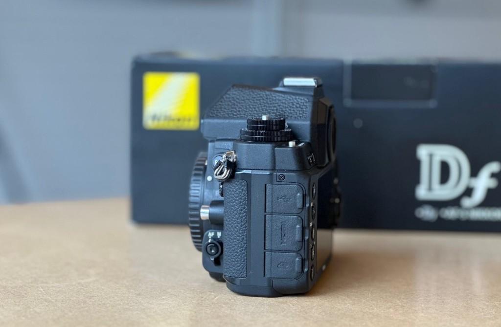 Nikon Df Gehäuse Schwarz Inkl. Ausw. MwSt in Basel - Bild 2
