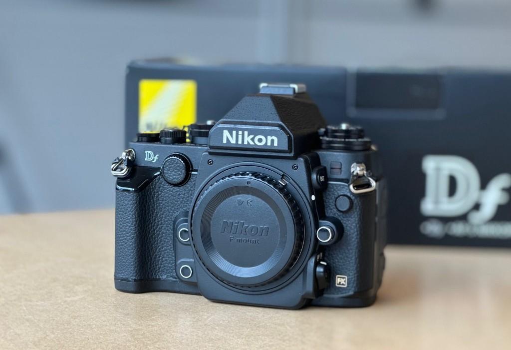 Nikon Df Gehäuse Schwarz Inkl. Ausw. MwSt in Basel - Bild 3