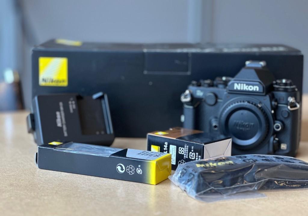 Nikon Df Gehäuse Schwarz Inkl. Ausw. MwSt in Basel - Bild 4