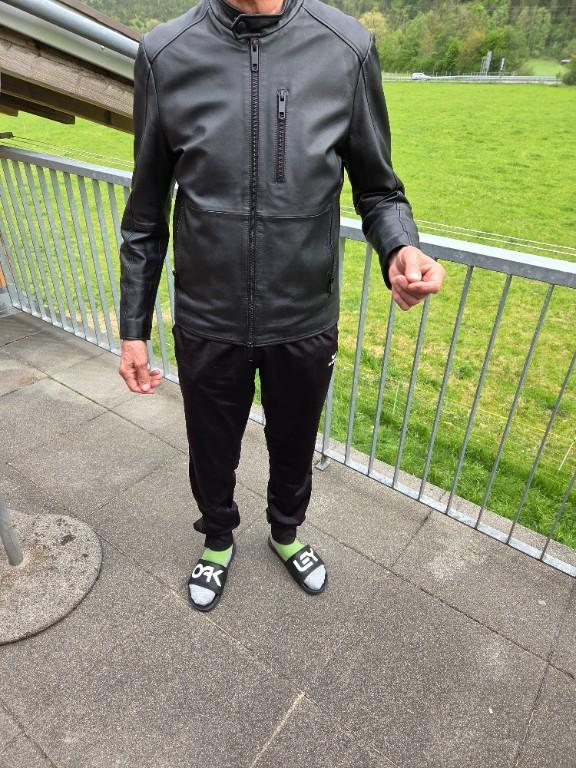 Lederjacke schwarz Grösse 48 in der Schweiz - Bild 2