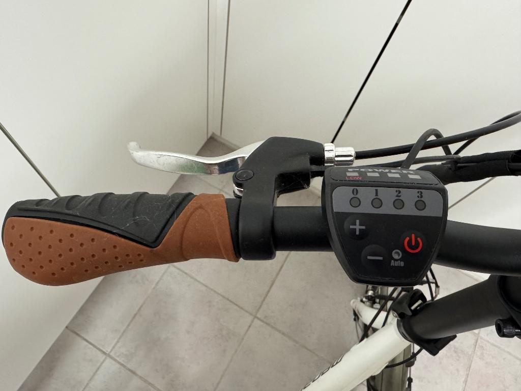 Megamo CHIP 3.0 E-Faltvelo 20 – neuwertig für Auto, Bahn, Camper in Wiesendangen - Bild 4