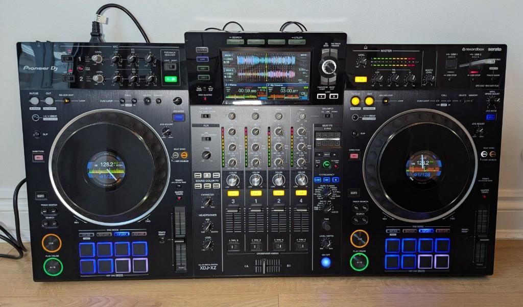 Pioneer XDJ-XZ All-in-one DJ System in der Schweiz - Bild 1