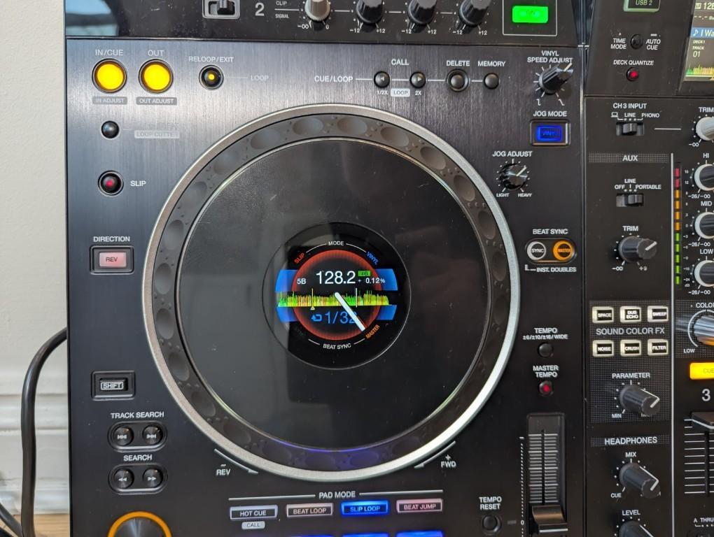 Pioneer XDJ-XZ All-in-one DJ System in der Schweiz - Bild 4