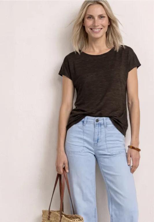 T-Shirt mit Boat Neck und Smok-Detail in der Schweiz - Bild 1