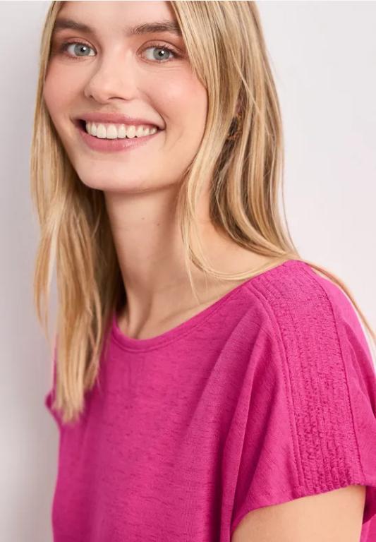 T-Shirt mit Boat Neck und Smok-Detail in Aesch - Bild 1