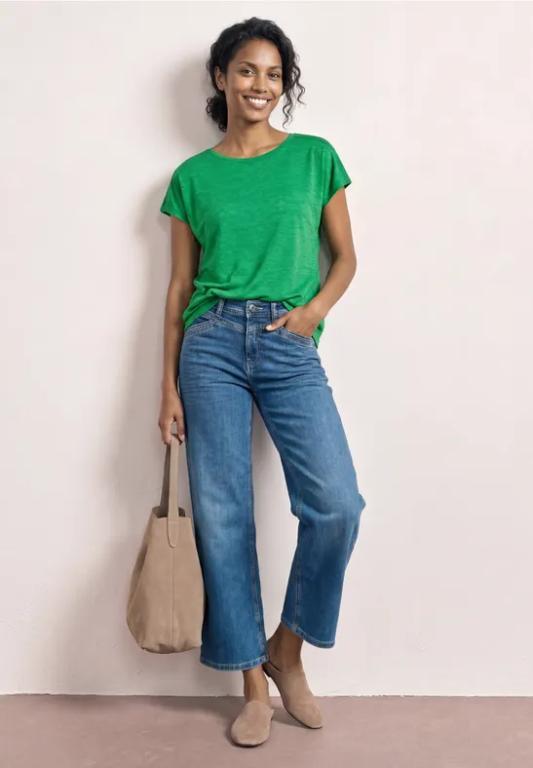 T-Shirt mit Boat Neck und Smok-Detail in der Schweiz - Bild 1