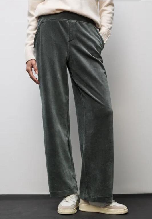 Straight Leg Cordhose in Luzern - Bild 1